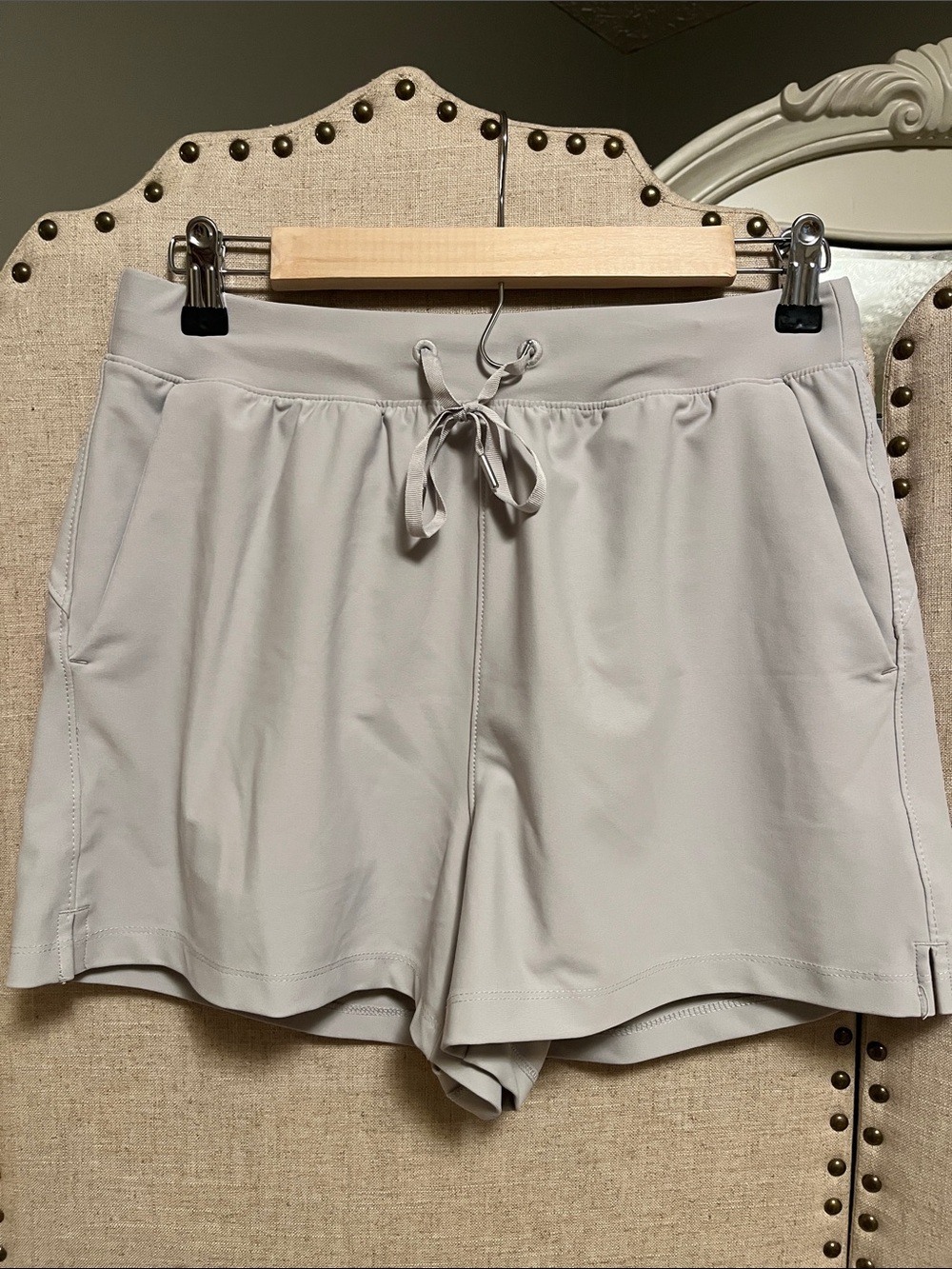 Women’s old navy Powersoft shorts
Size medium